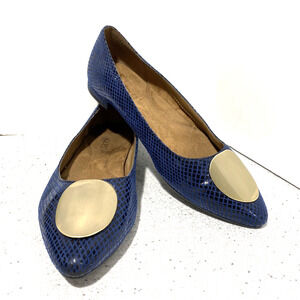 Aerosoles US 7M blue faux snakeskin flats gold disk embellishment classic casual